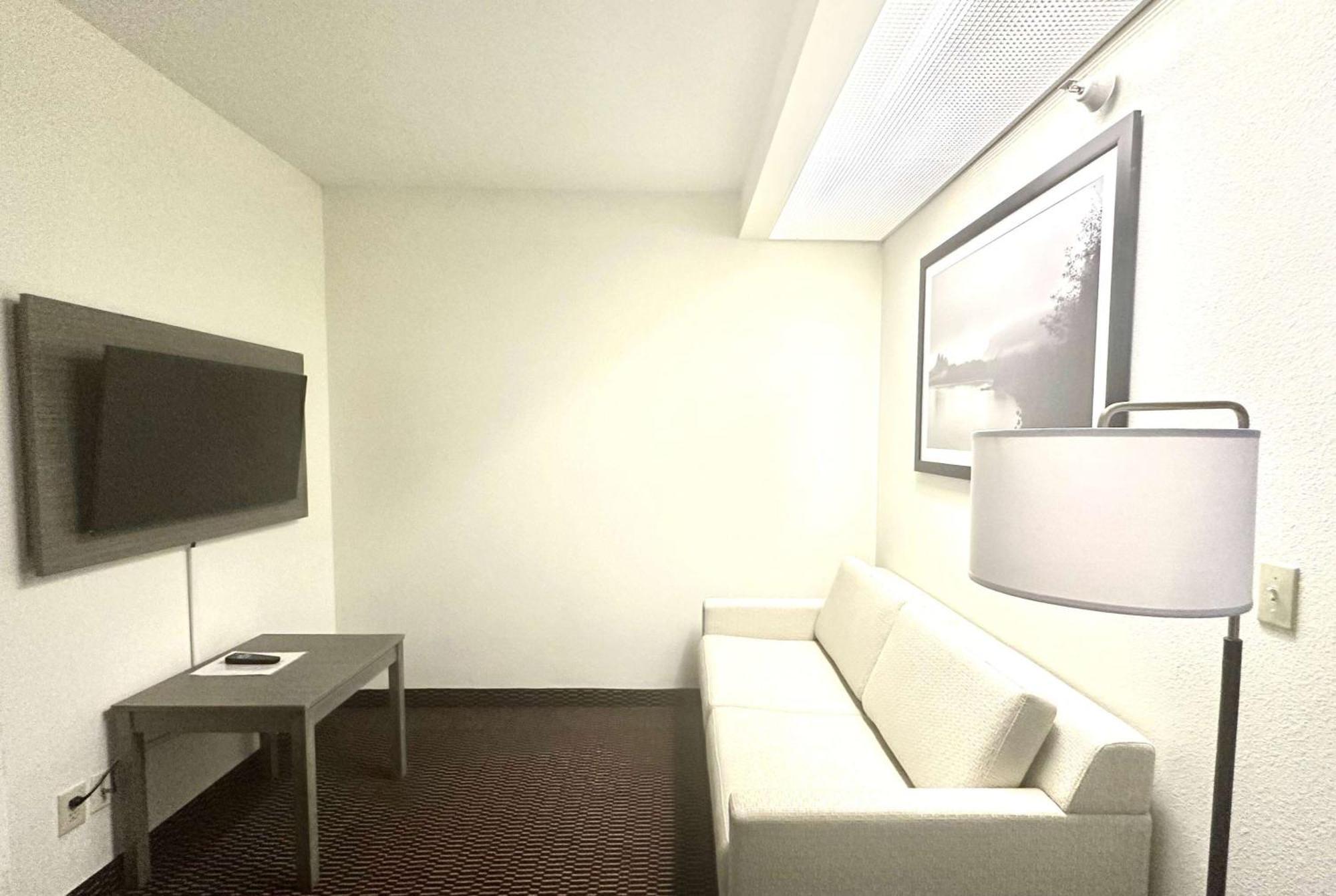 Ramada By Wyndham Columbia Hotel Ngoại thất bức ảnh