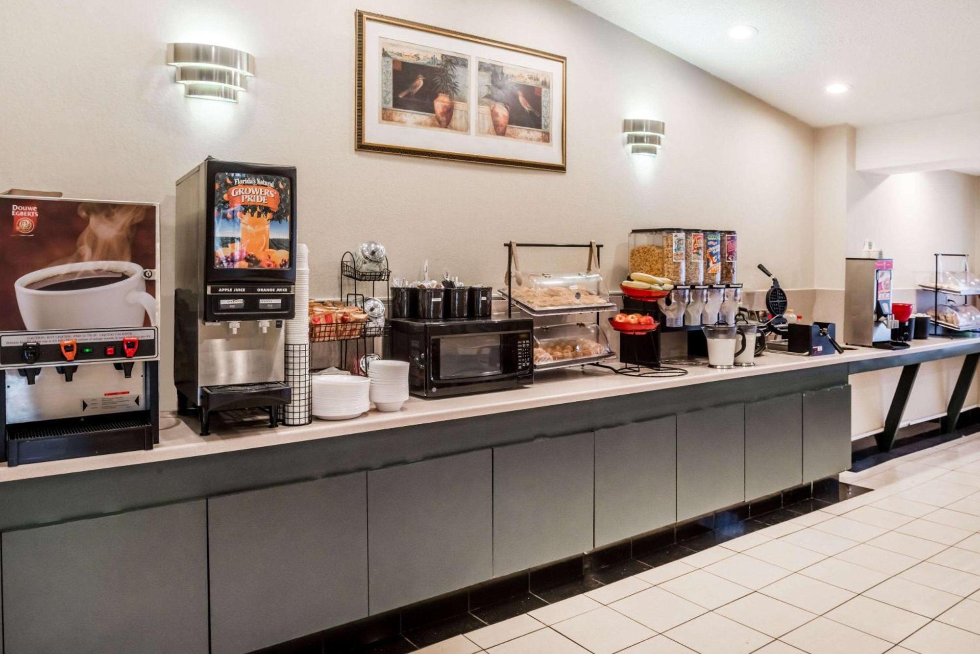 Ramada By Wyndham Columbia Hotel Ngoại thất bức ảnh